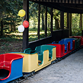 Kindereisenbahn als Highlight für kleine Besucher im Tierpark Bad Pyrmont